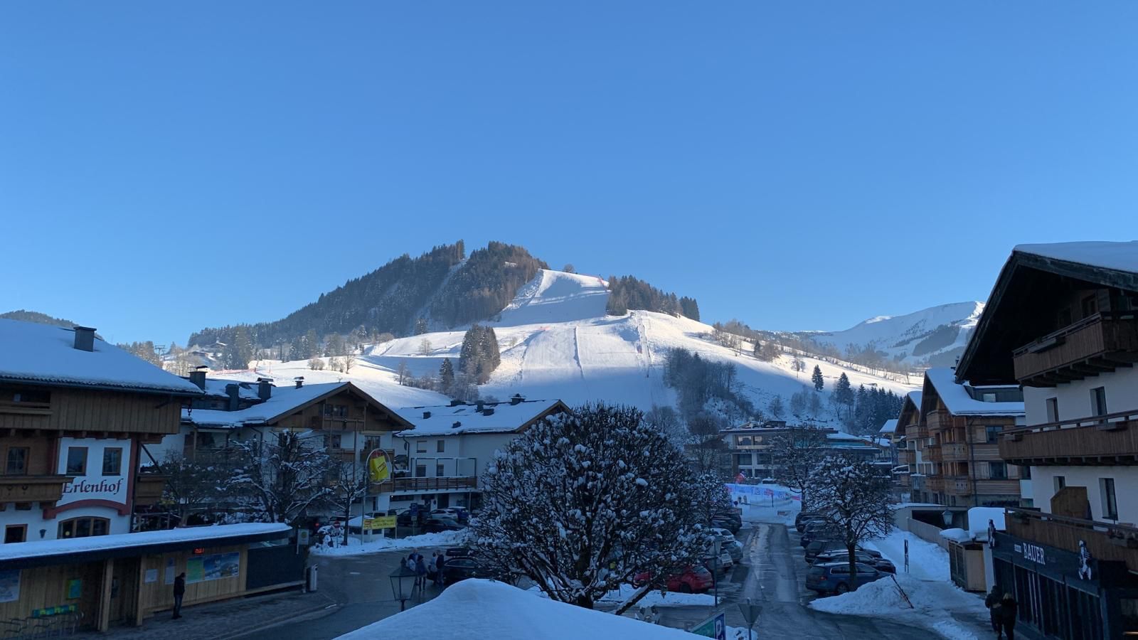 Rechts: Hotel Alpenhof in Maria Alm, Oostenrijk