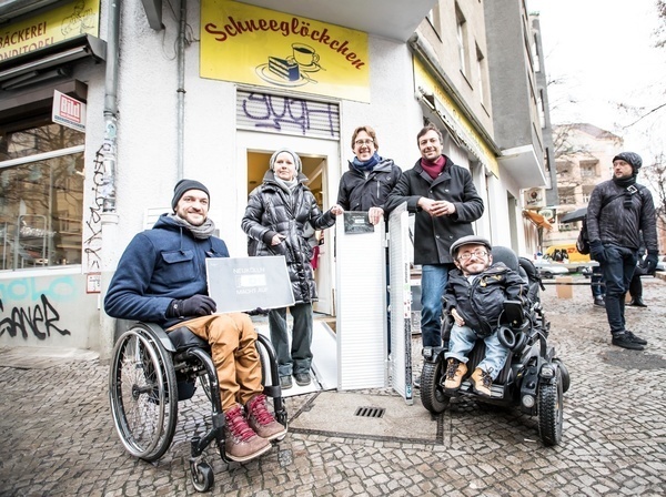 Actievoerders maken de winkelstraten van Berlijn toegankelijker